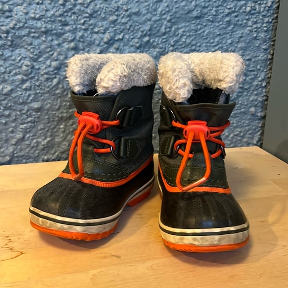 Toddler Yoot Pac Sorel Snow Boots - Picture 1 of 5